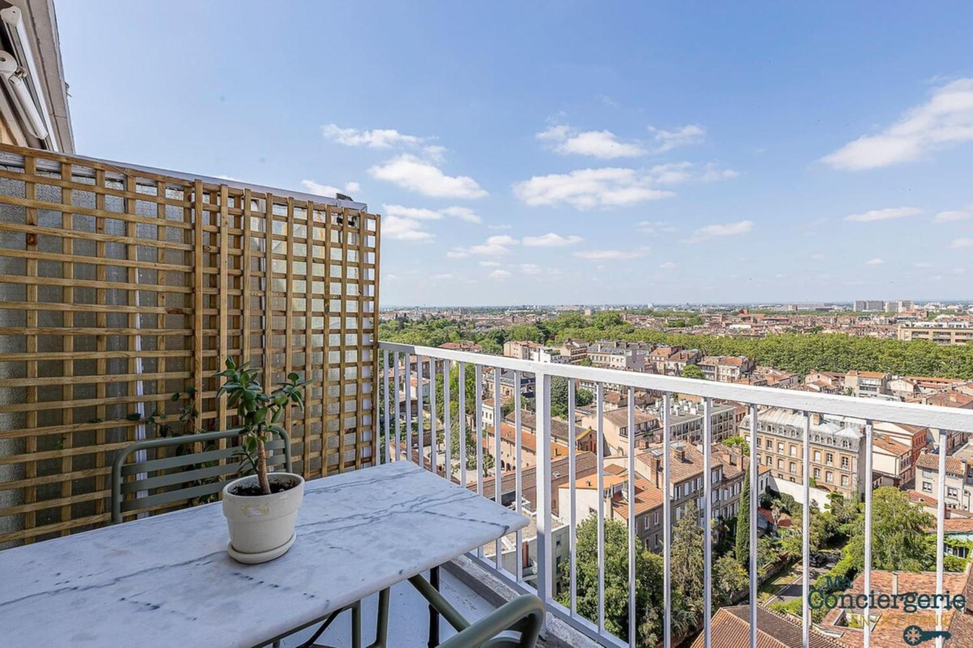 Montaudran Place Dupuy - Vue Panoramique -Metro Toulouse Exterior foto